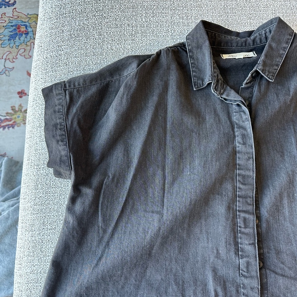 Black shirt